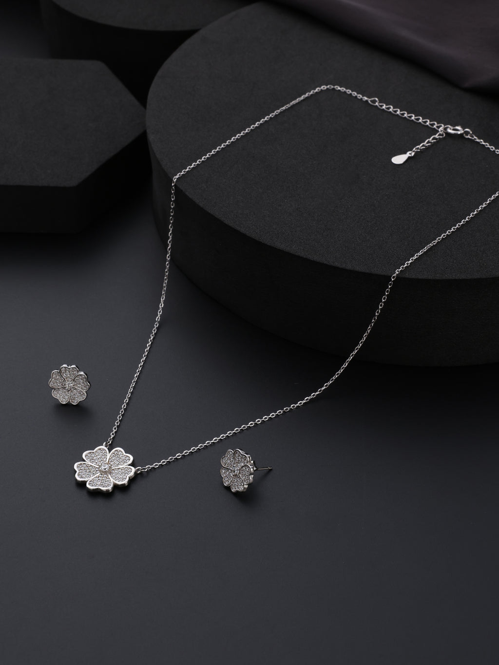 Everyday Bloom Pendant Set