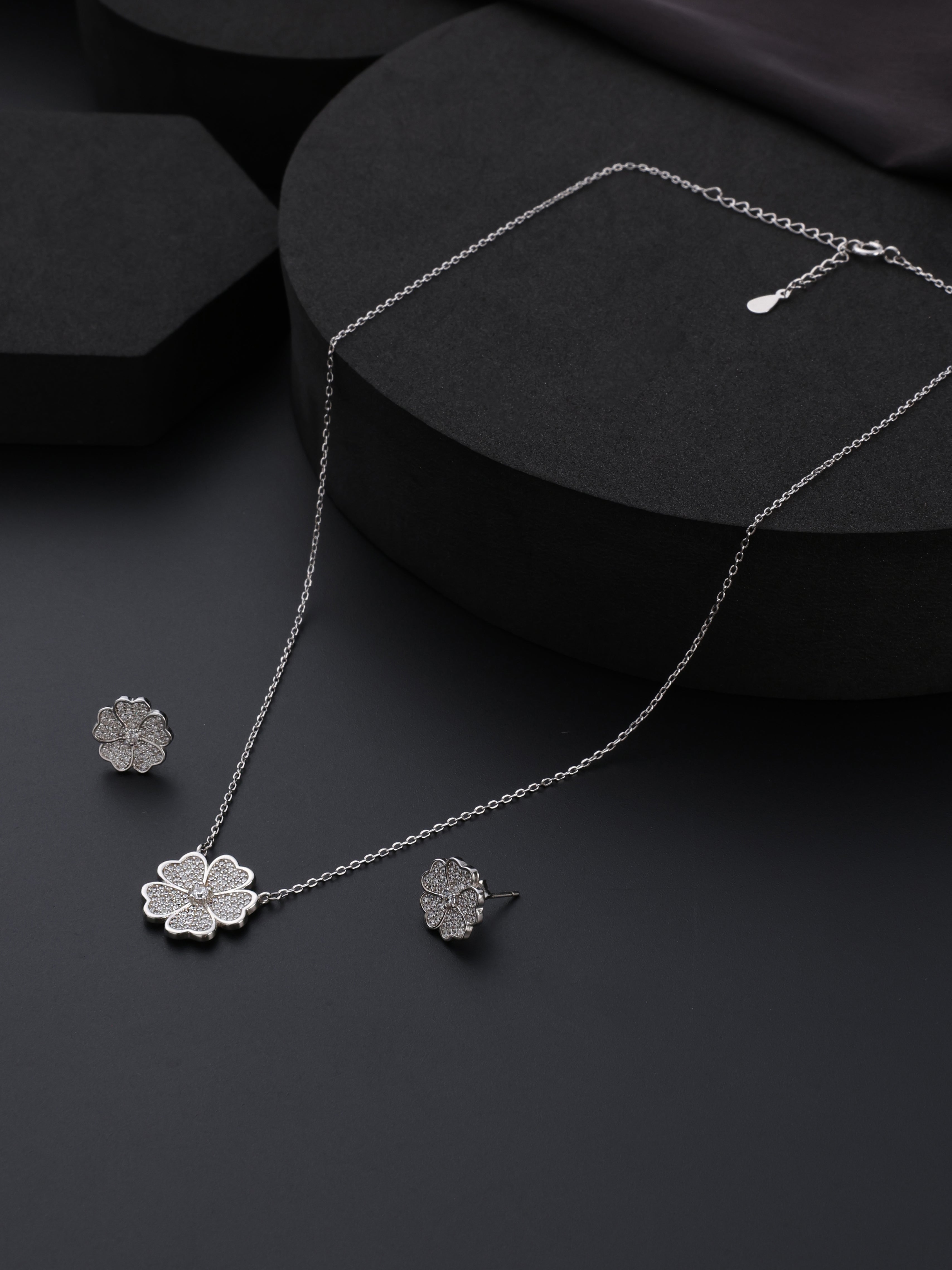 Everyday Bloom Pendant Set