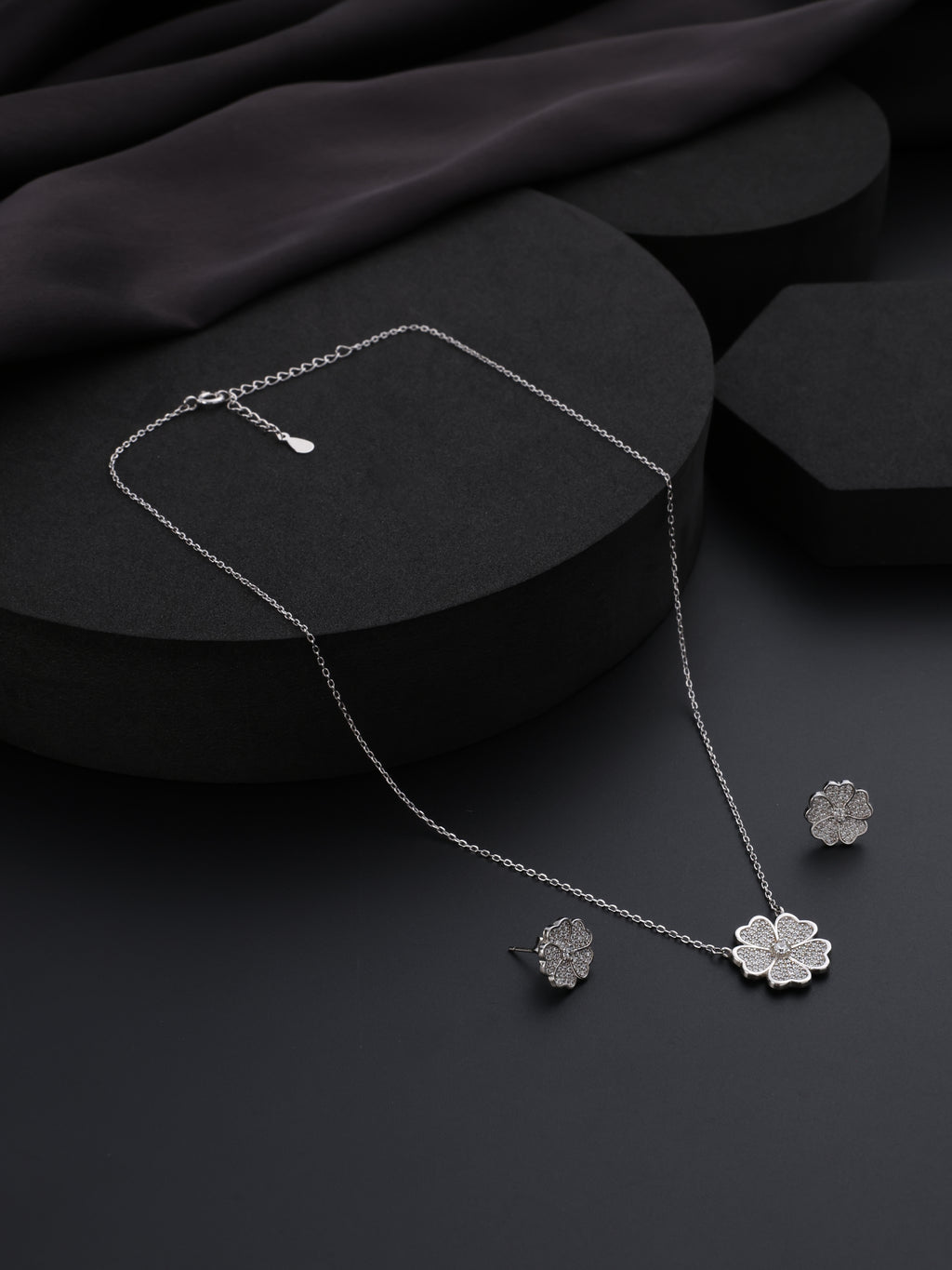 Everyday Bloom Pendant Set
