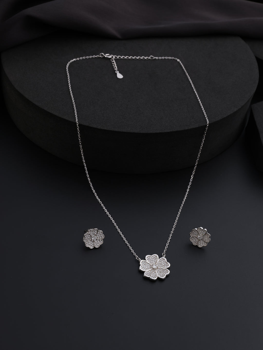 Everyday Bloom Pendant Set