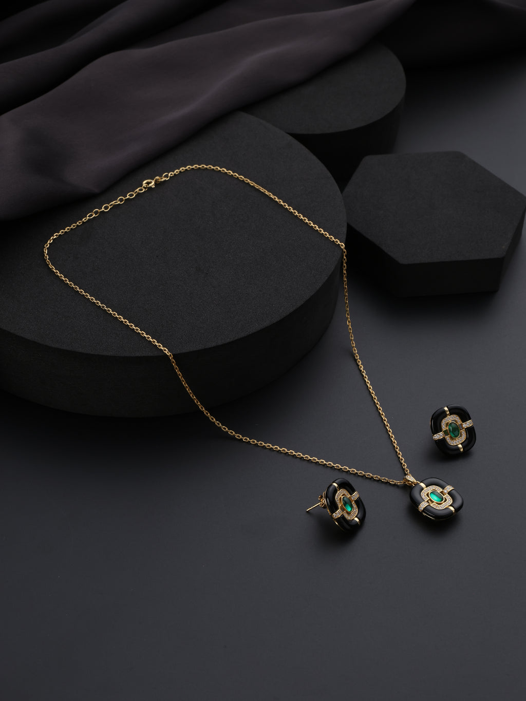 Black Aura Pendant Set