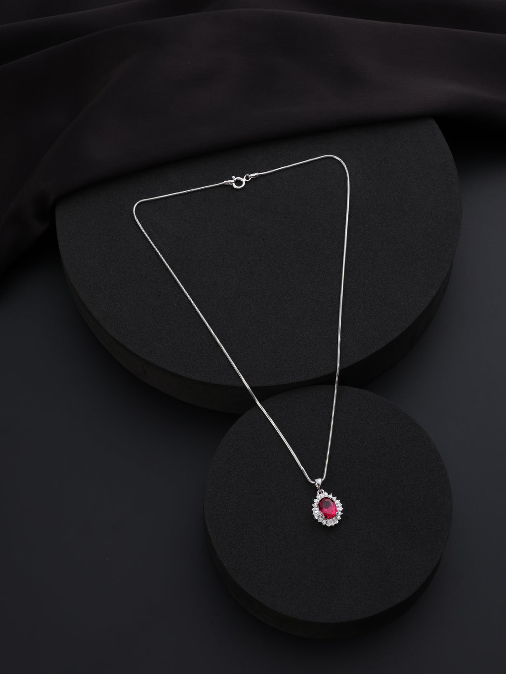 Rubelle Glow Pendant Chain