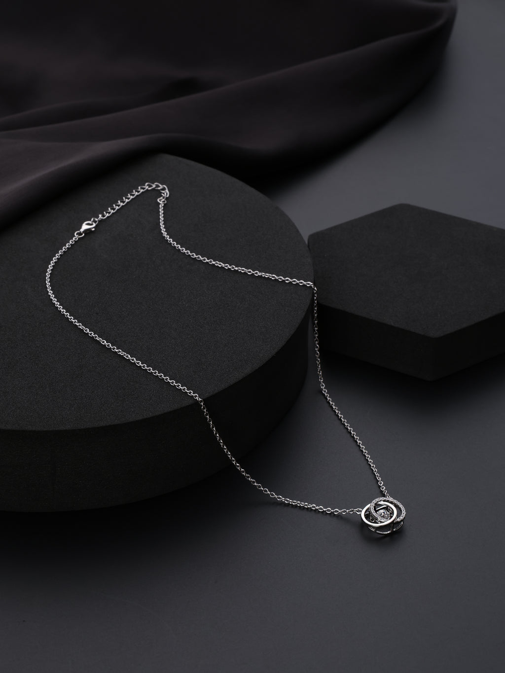 Cellestial Loop Pendant Chain