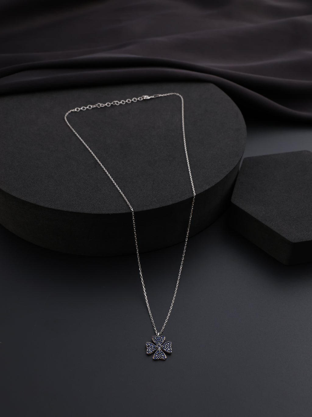Fourleaf Grace Pendant Chain