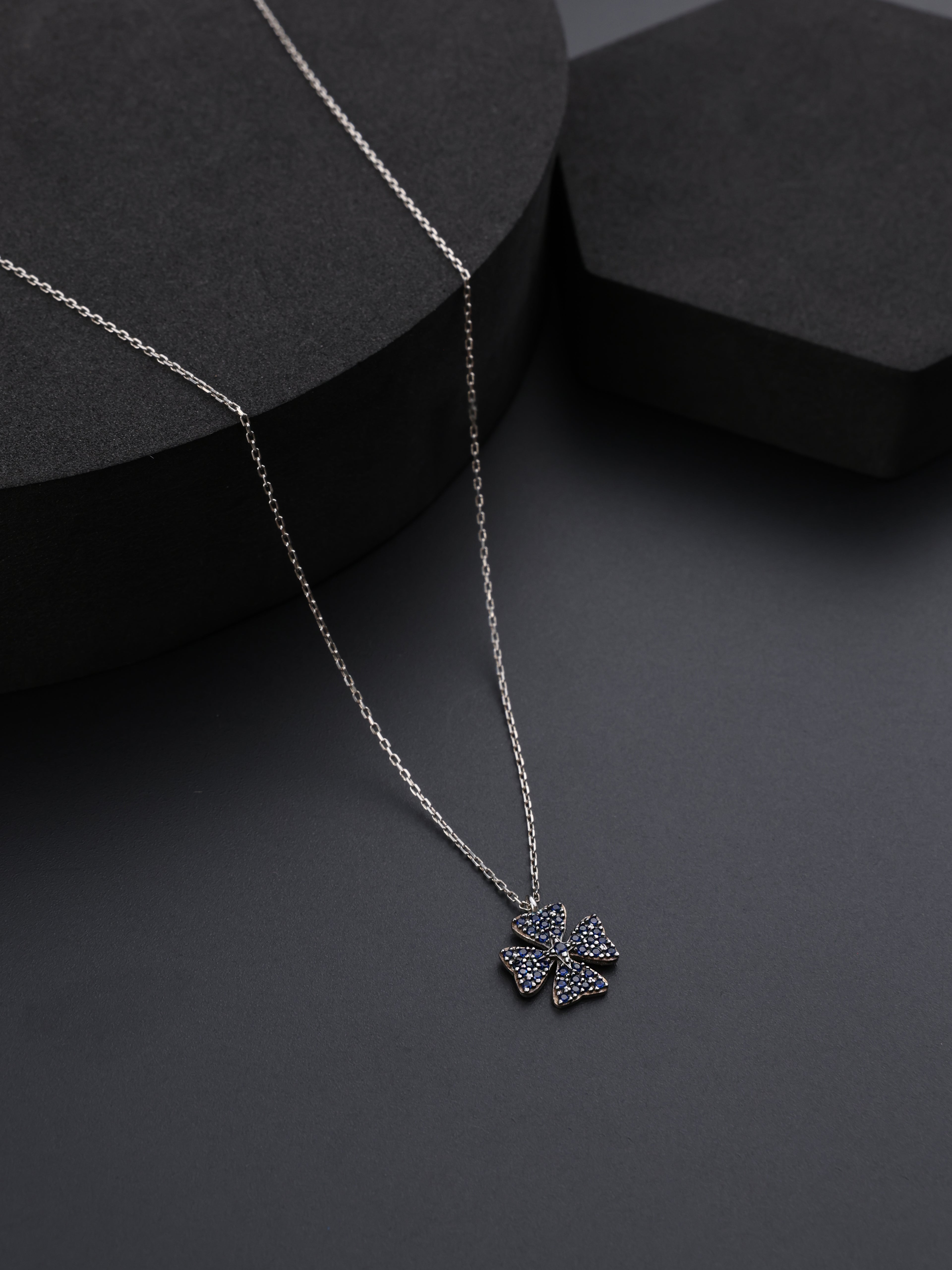 Fourleaf Grace Pendant Chain