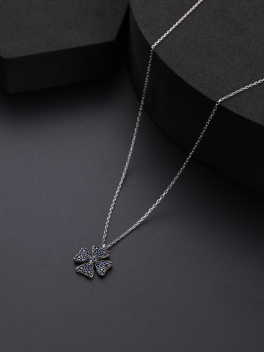 Fourleaf Grace Pendant Chain