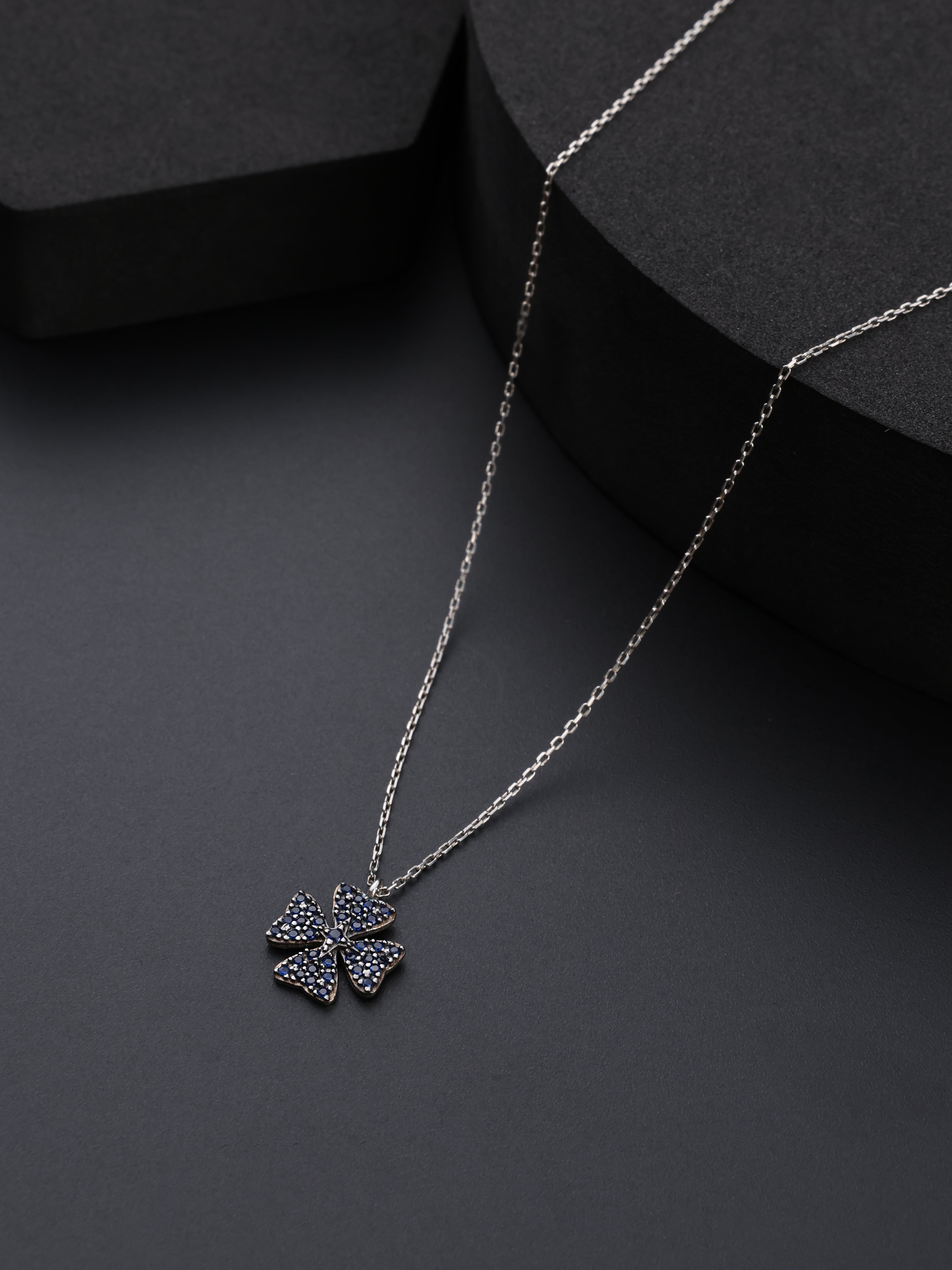 Fourleaf Grace Pendant Chain