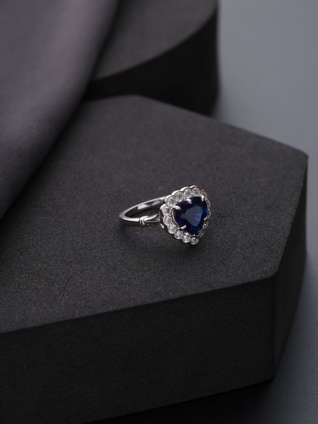 Midnight Heart Ring