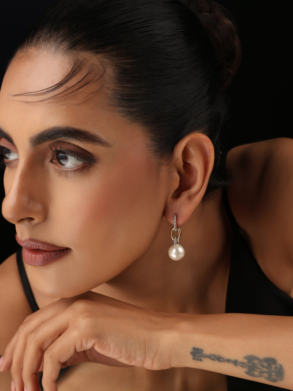 Classic Pearl Earrings