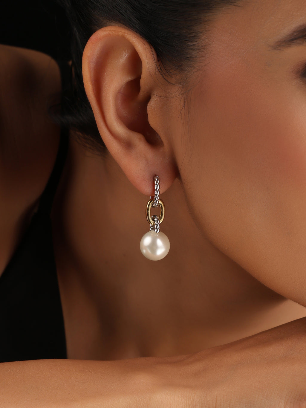 Classic Pearl Earrings