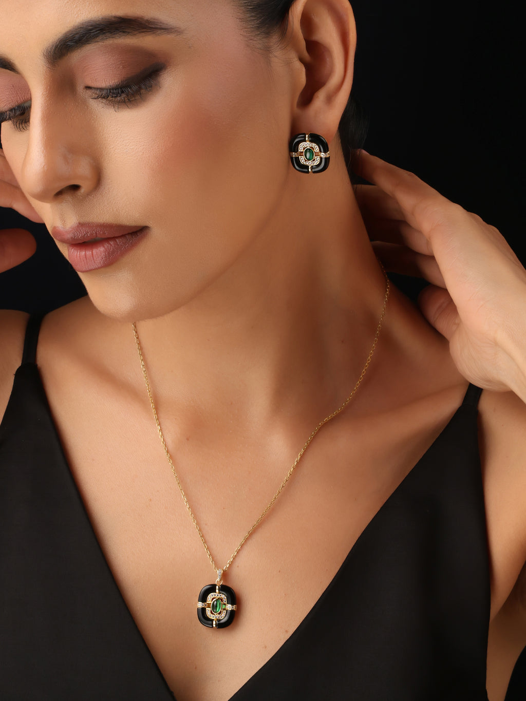 Black Aura Pendant Set