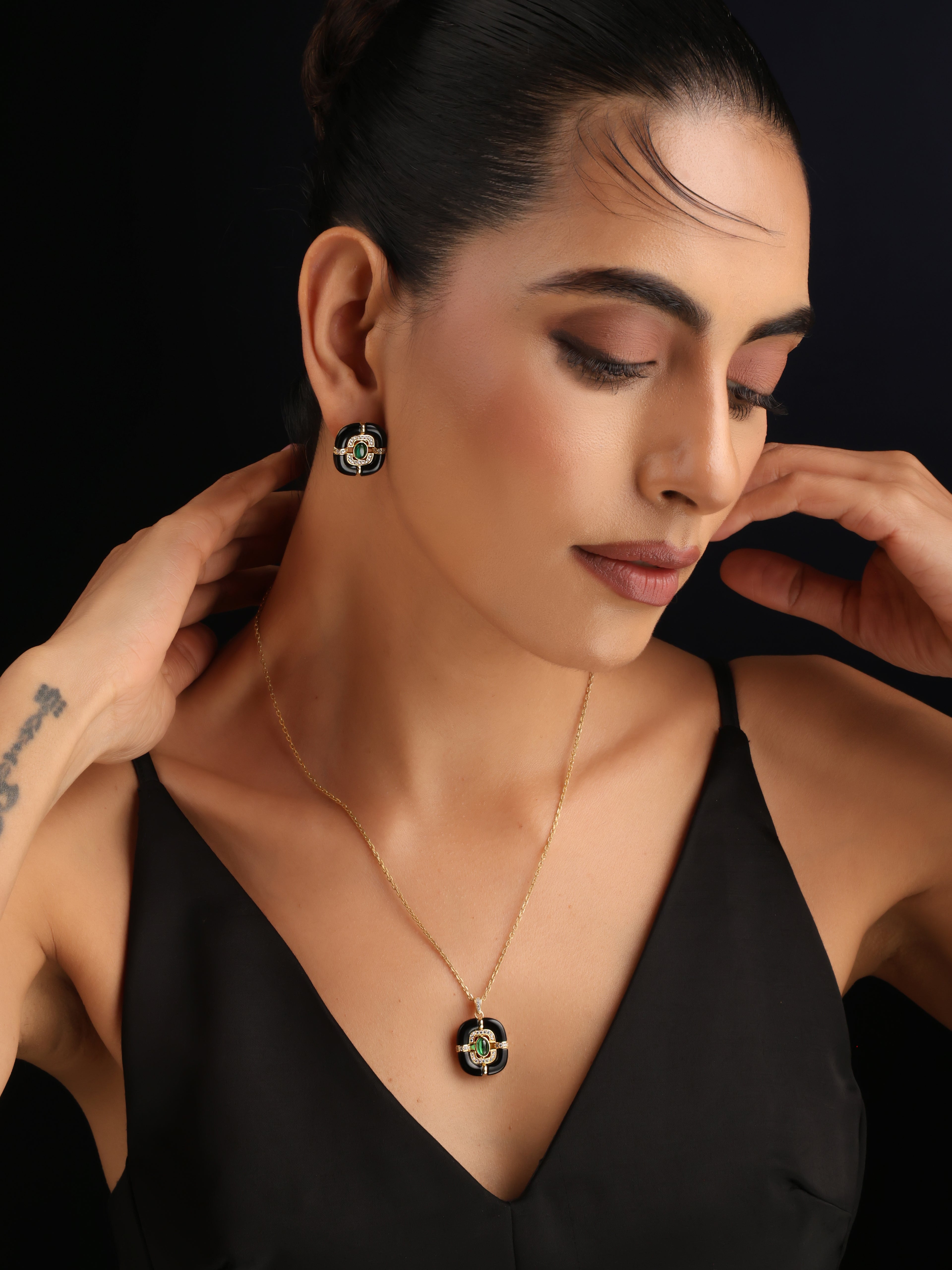 Black Aura Pendant Set